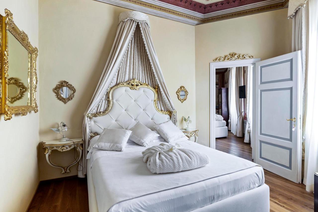 Residenza D'Epoca Palazzo Borghesi Bed & Breakfast เซียนา ภายนอก รูปภาพ