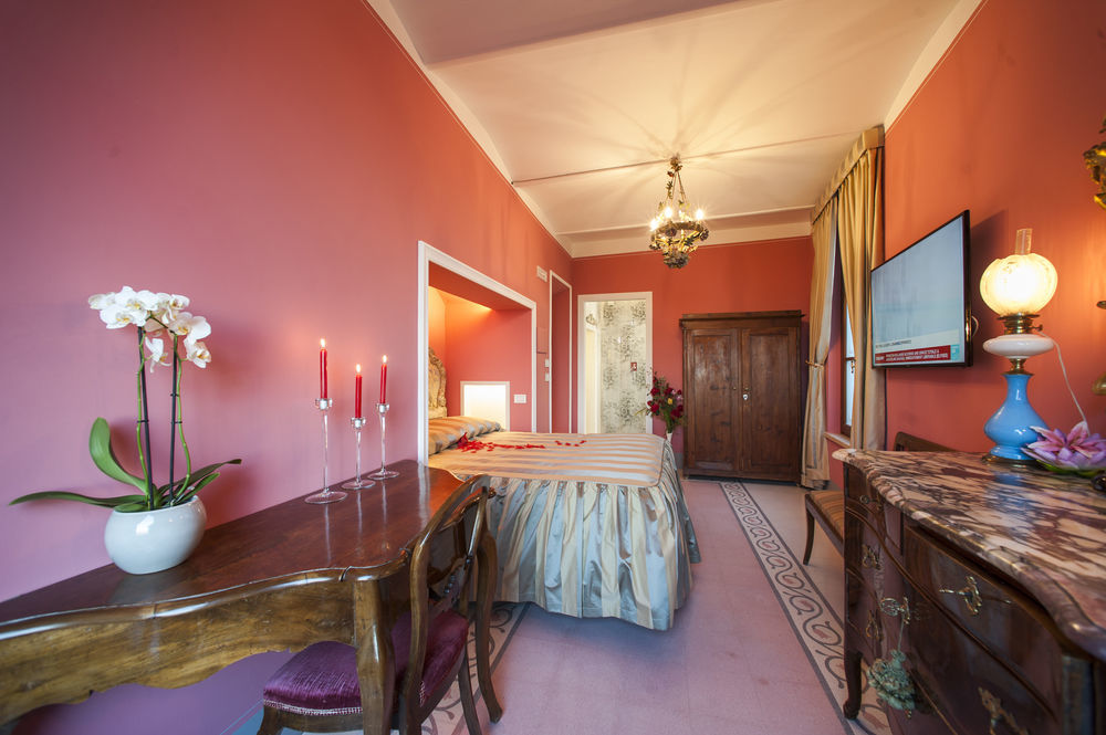 Residenza D'Epoca Palazzo Borghesi Bed & Breakfast เซียนา ภายนอก รูปภาพ